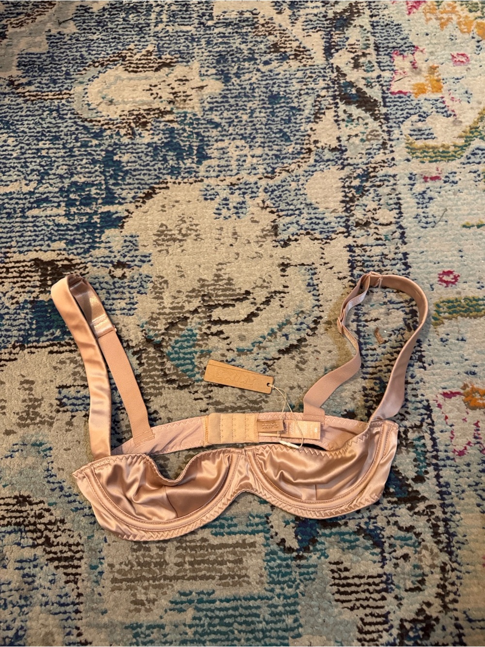 SKIMS Satin Underwire Bra in Blush Pink
